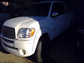 2006 TOYOTA TUNDRA, WHITE, SR5 MODEL, CREW CAB, 4.7L, AT, 2WD, Z25260